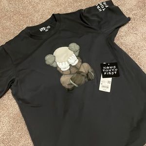 Kaws x Uniqlo Tokyo -first t shirt